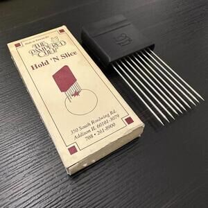 The Pampered Chef Hold N Slice Food Holder Cutting Guide w Box, EUC